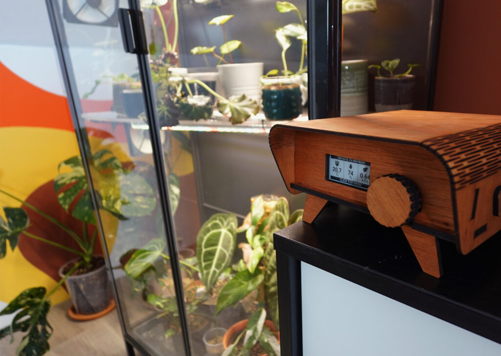 Floracle automated climate controller device for greenhouse cabinet with live brightness adjustment